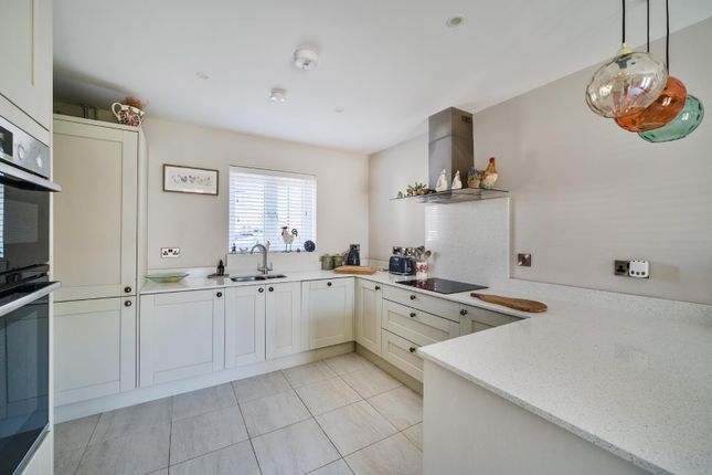 28, Northfield, Yetminster photo 4
