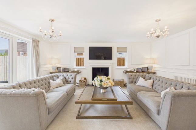 15 The Pines, Kingswood, East Riding Of Yorkshire photo 3