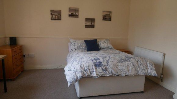 Thumbnail Shared accommodation to rent in Beechtree Avenue, Egham, Surrey