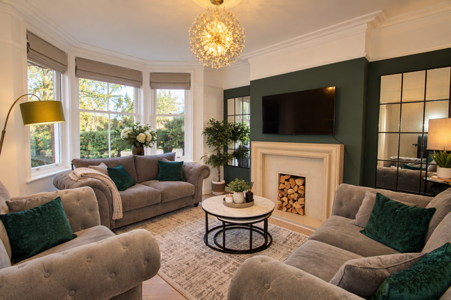 3-bed semi-detached on Croydon, £2,500/mo