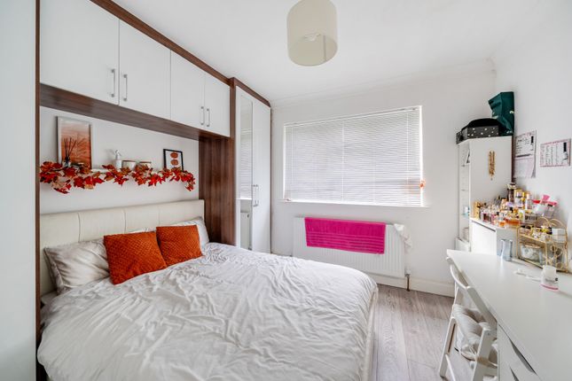 4-bed terraced on 35, St. Pauls Avenue, Harrow, £600,000