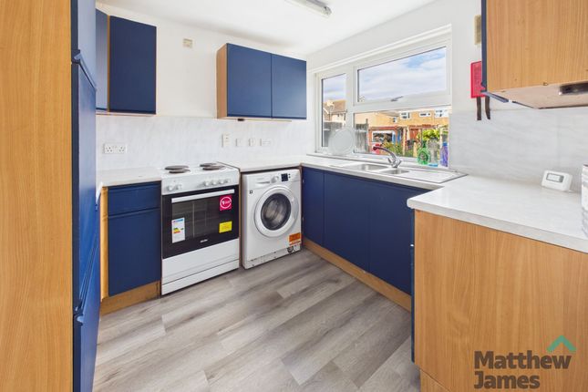 9 Ilex Close, Colchester photo 3