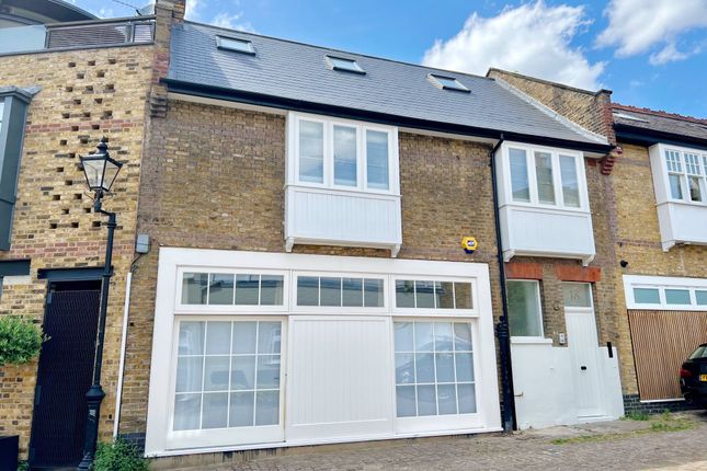 4-bed house on 18, Daleham Mews, Belsize Park, £7,258/mo