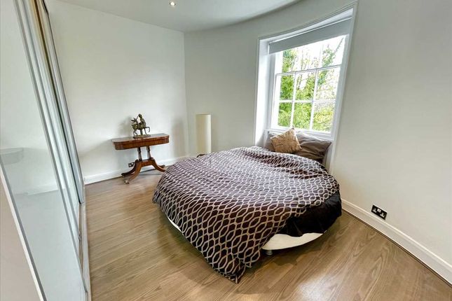 Flat for sale in Stanmore Hill, Stanmore, Stanmore