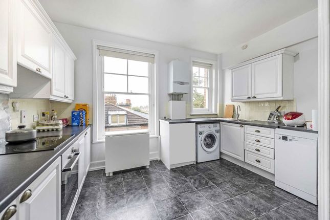 Flat 3, Midhurst Mansions, Fortis Green, London photo 2