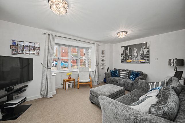 31, Lelleford Close, Rugby photo 2