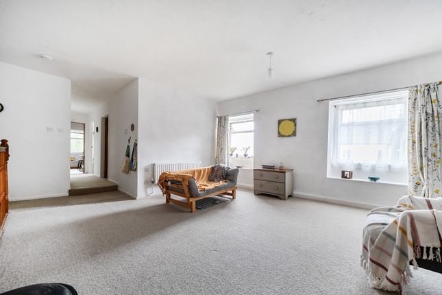 8A Kensey Place, Launceston, Cornwall photo 4