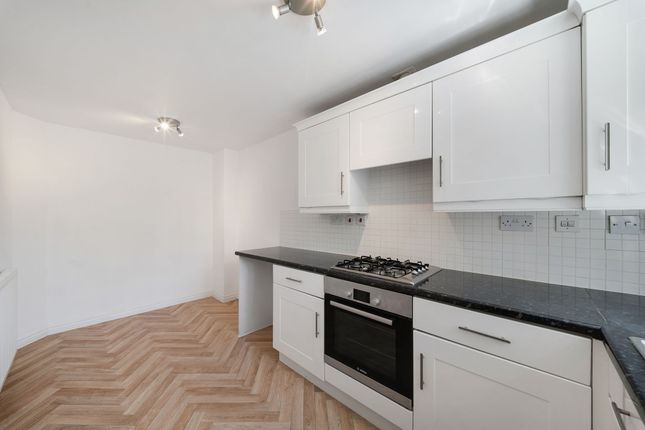 58 Hampton Court Way, Widnes photo 4