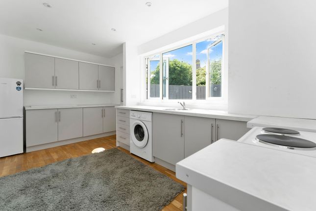 23, Craigour Crescent, Edinburgh photo 4