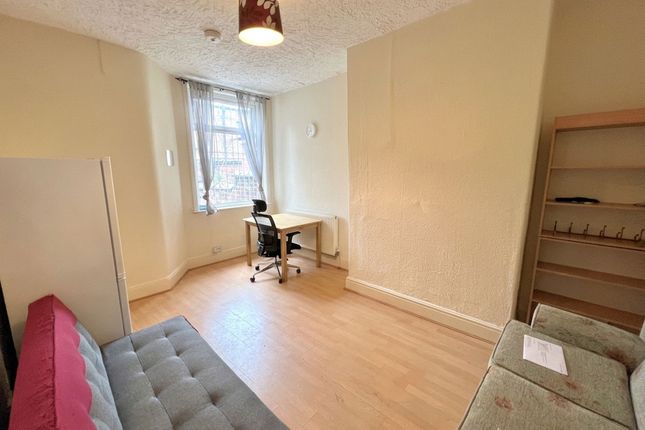 6 Redruth Street, Manchester photo 2