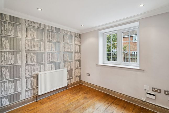 The Birch Tree, Lacey Drive, High Wycombe photo 4