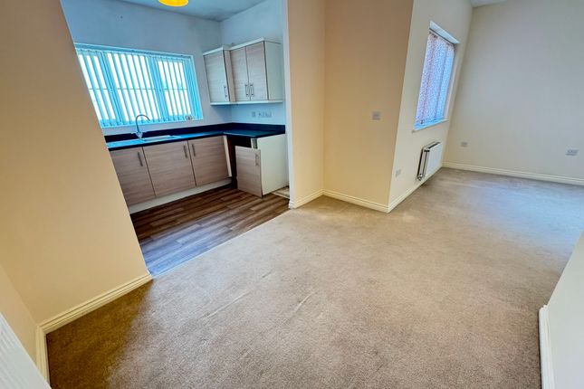 42 Lakelot Close, Willenhall photo 5