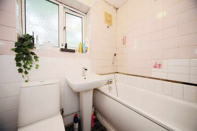 Semi-detached house for sale in Richards Close, Luton