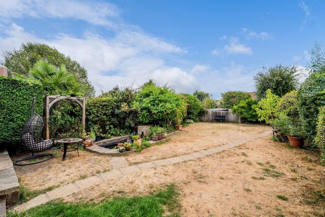 93 Meadow Walk, Epsom photo 2