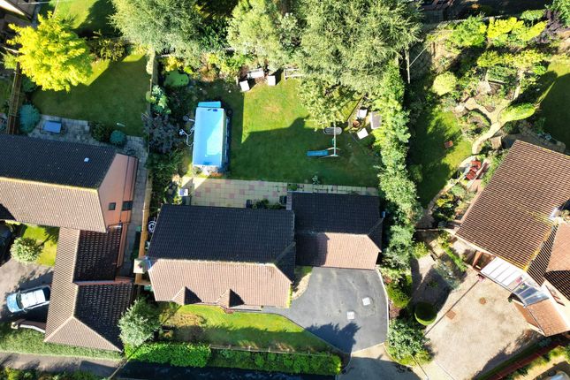 10 Beales Lane, Milton Keynes photo 3