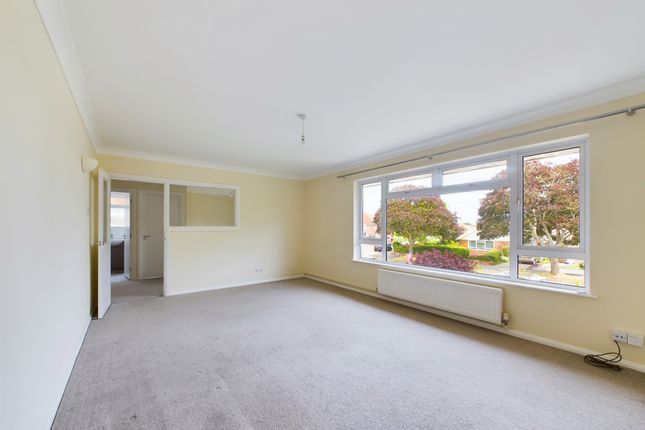 125, Aldsworth Avenue, Worthing photo 3
