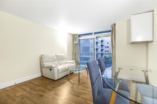 Flat to rent in Turner House, Canary Wharf