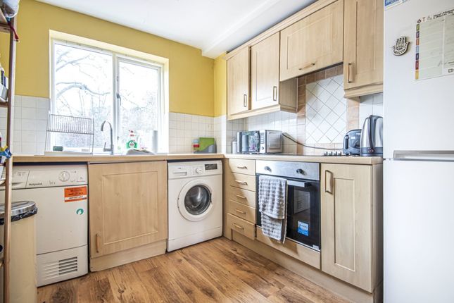 Flat 12, 19, St. Alphonsus Road, London photo 4