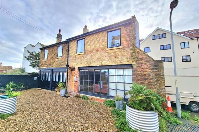 2-bed semi-detached on 2, Cliftonville Mews, Margate, £195,000