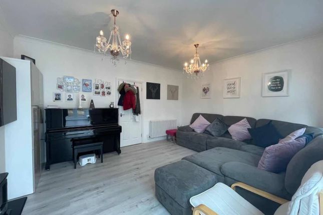10, Courtland Close, Birmingham photo 4