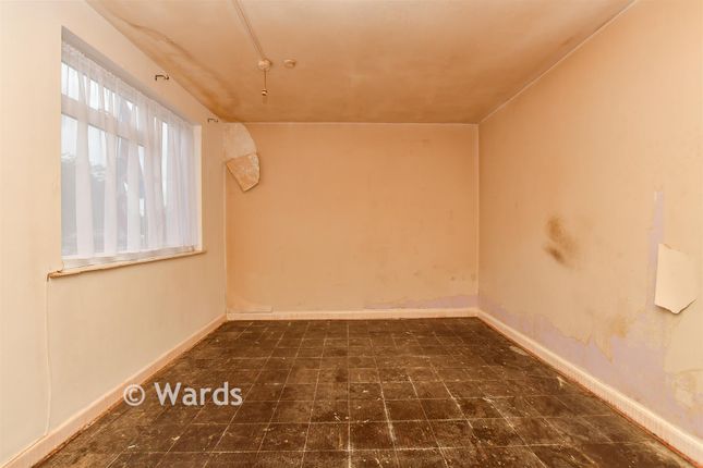 81, Kent Avenue, Sittingbourne photo 4