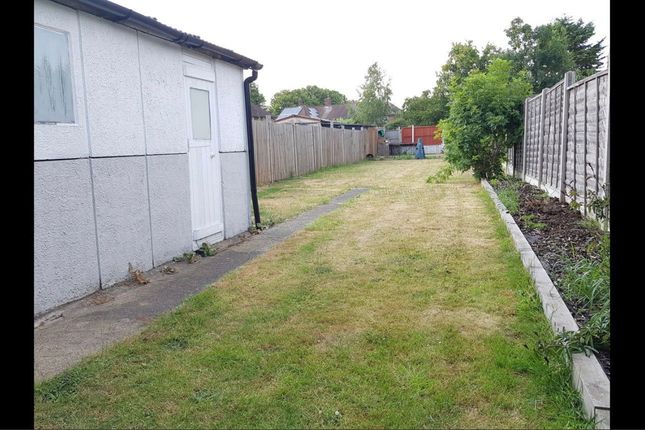 112, Cranleigh Road, Feltham photo 5