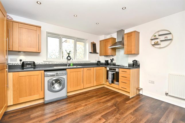 88, Kensington Way, Polegate photo 3