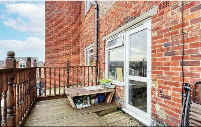 Flat to rent in Milton Road, Southsea