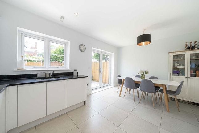 18, Blacksmith Close, Sunbury-On-Thames photo 4