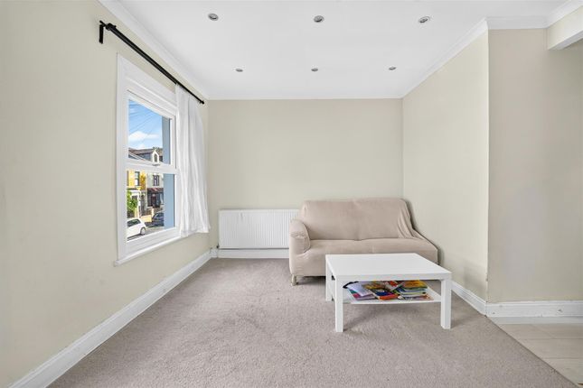 45B, Clarendon Road, London photo 3