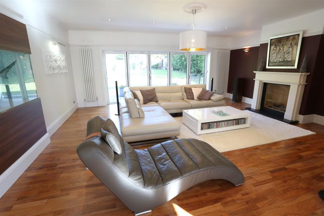 25, Links Road, Epsom photo 3
