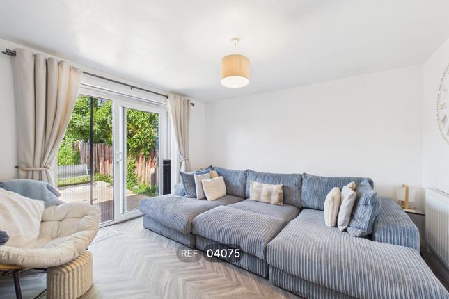 4, Oulton Close, Nottingham, NG5 6SW photo 4