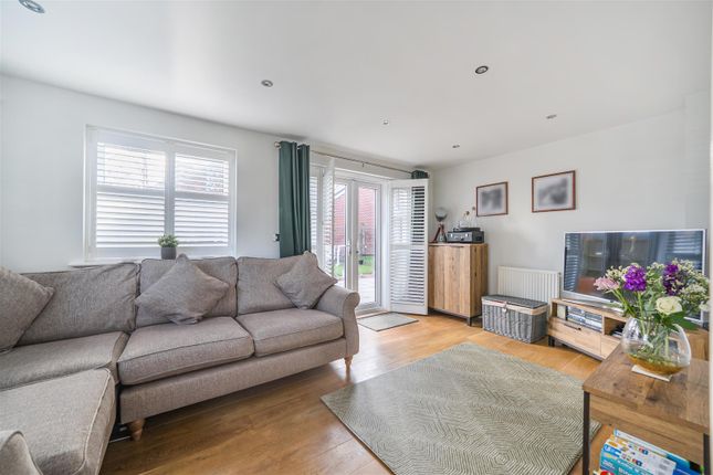 4, The Bartons, Tonbridge photo 2