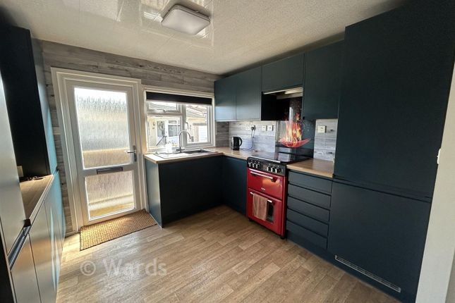 2-bed caravan on Hartridge Farm, Lower Road, Maidstone, £170,000