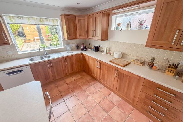 23, Horseshoe Close, Wimborne photo 4