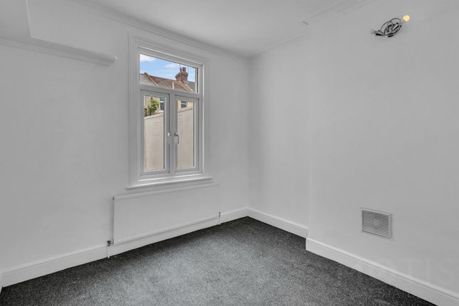 63, Linden Crescent, Folkestone photo 4
