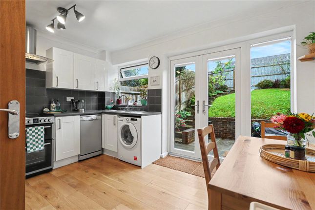 5, Hoblands, Haywards Heath photo 3