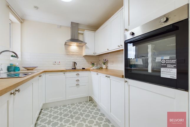 Flat for sale in Maxime Court, Sketty, Swansea