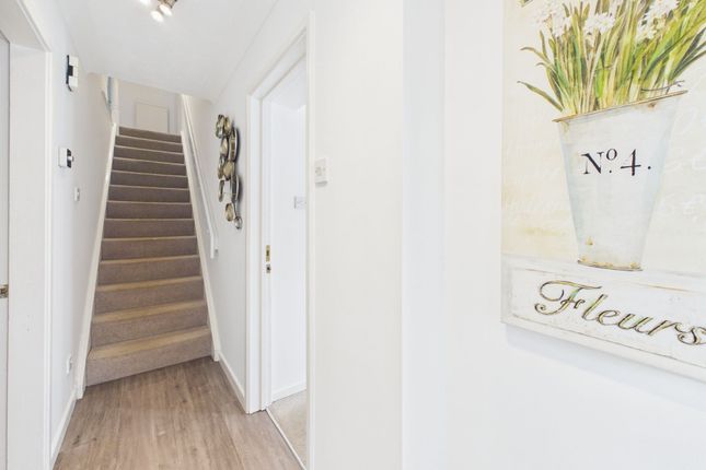 6 Penfold Close, Liverpool photo 2