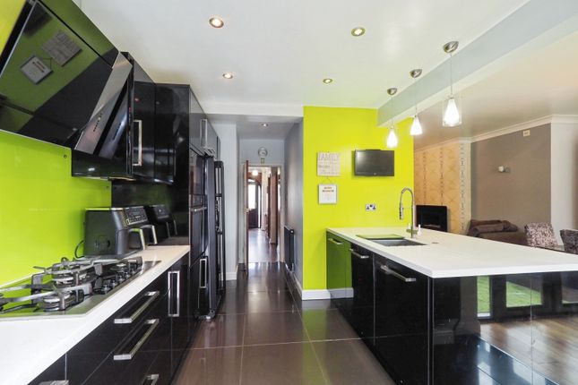 24, Woodland Avenue, Derby photo 3