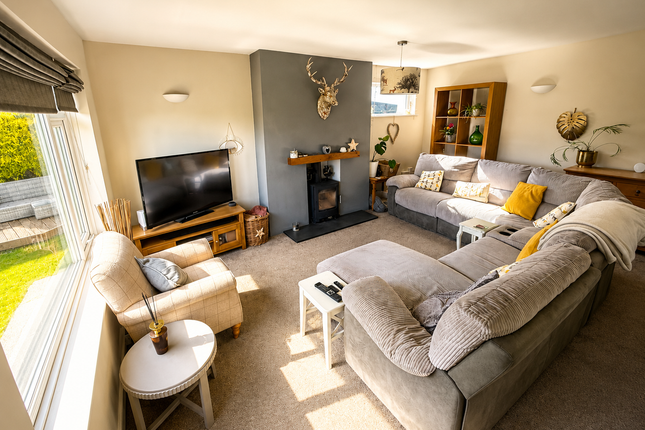 12 Hawthorn Avenue, Lancaster photo 3