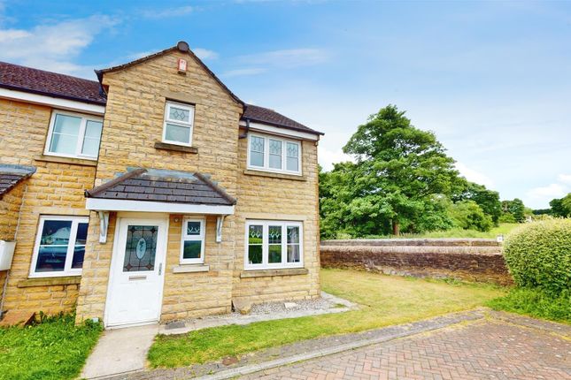 Thumbnail Town house for sale in Blackthorn Close, Northowram, Halifax