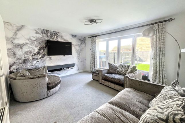 7, Woodside Way, Morpeth photo 3