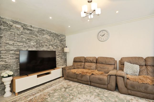 24, Barnwell Grove, Stoke-on-Trent photo 2