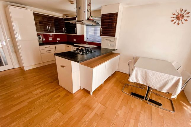 Terraced house to rent in Byron Way, Romford, Essex