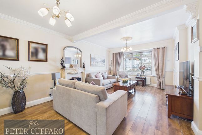 63 Stortford Road, Hoddesdon photo 2