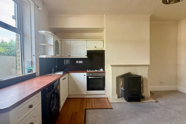619, Bradford Road, Batley photo 2
