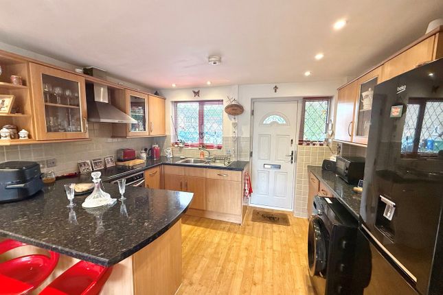 18, Statham Court, Binfield photo 3