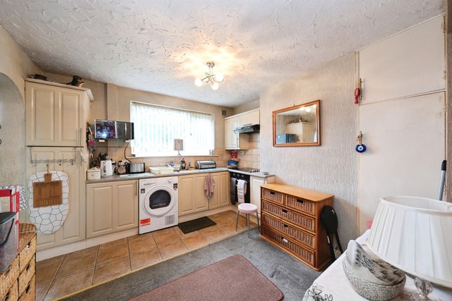 92, Richmond Park Avenue, Rotherham photo 3