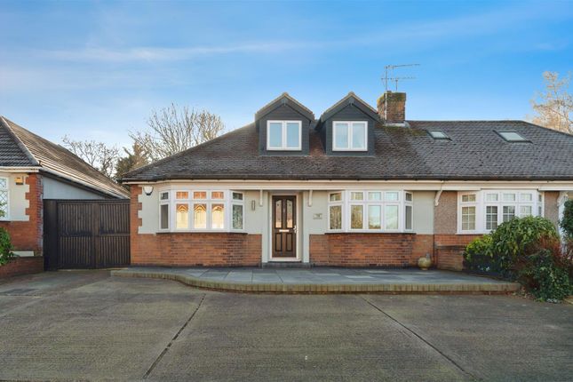 Thumbnail Bungalow for sale in Purfleet Road, Aveley, South Ockendon